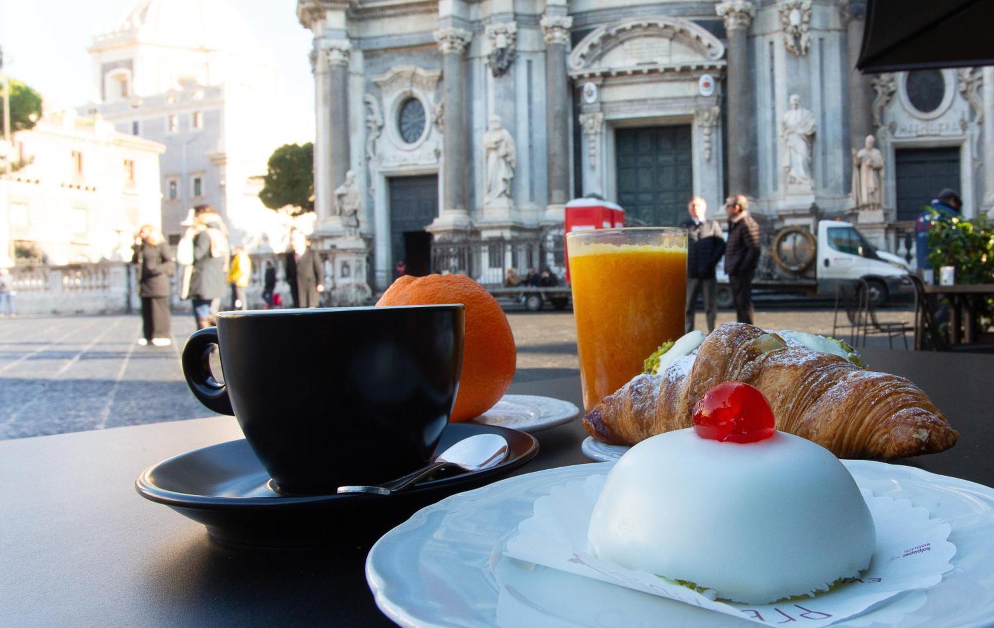 Duomo Luxury Affittacamere Aeroporto di Catania Fontana Rossa